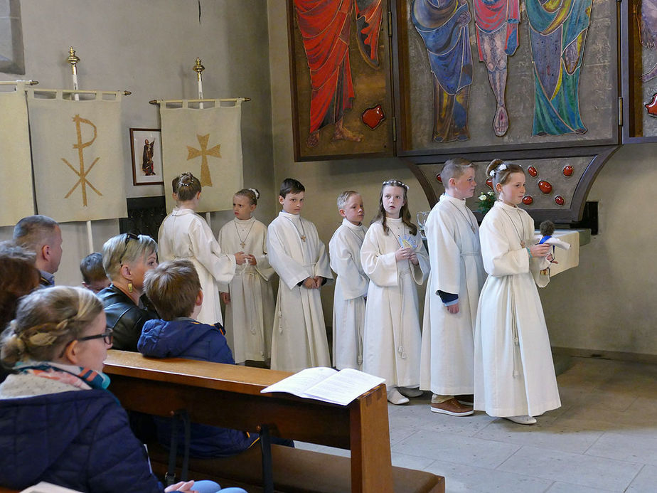 Feier der 1. Heiligen Kommunion in Sankt Crescentius (Foto: Karl-Franz Thiede)